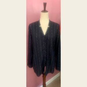 BANANA REPUBLIC-Women’s Navy Top! Never Worn!